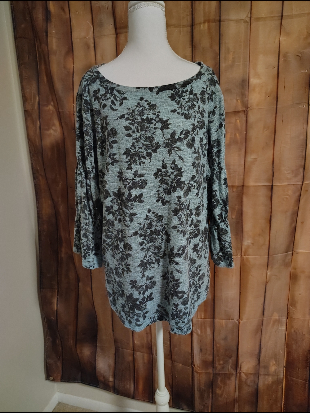 Maurices Blue-gray Floral Long Sleeve Top Size XL